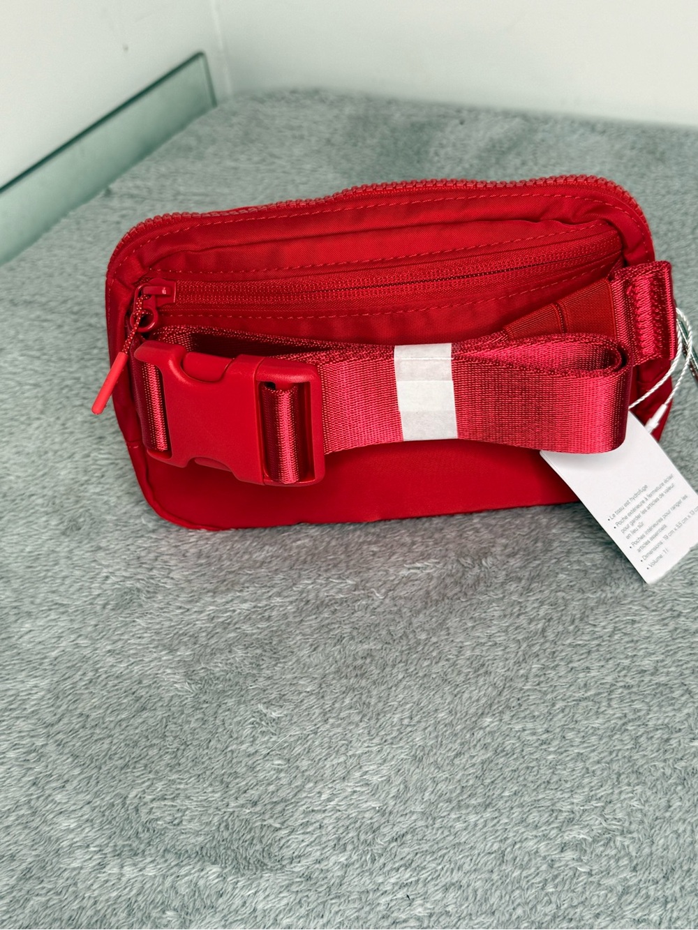 Lululemon Everywhere Belt Bag Red NWT Crossbody Waist Bag 1L - Picture 5 of 5